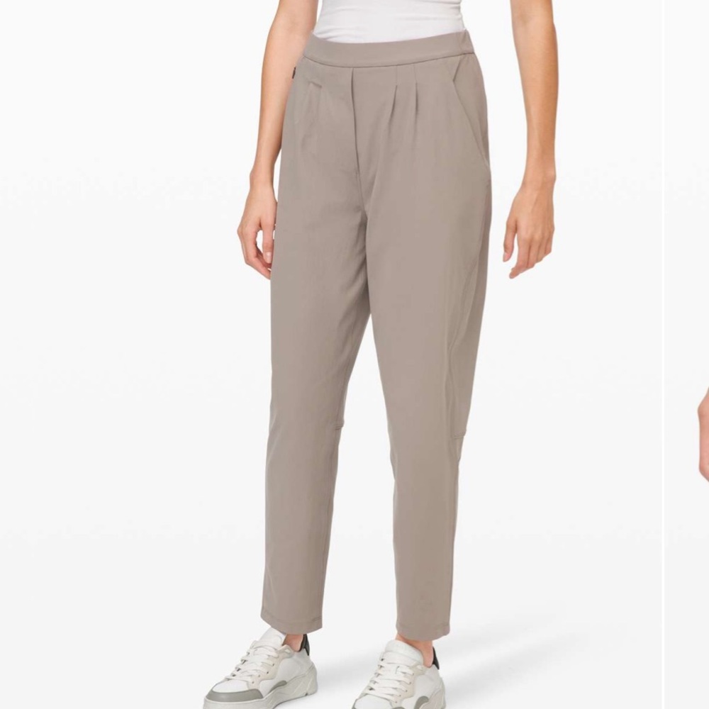 Lululemon Essential High-Rise Trouser -Carbon Dust